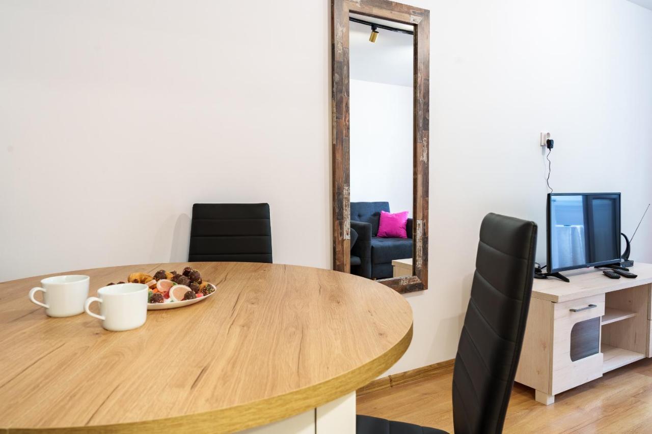 Apartament Pod Swierkiem - Pet Friendly - 2 Osobne Pokoje Dla Max 5 Osob - Space Apart เยเลเนียกูรา ภายนอก รูปภาพ